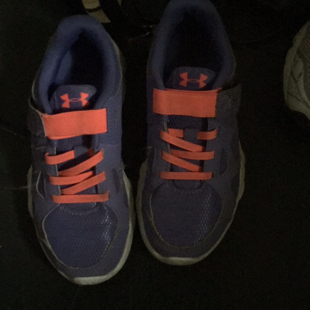 Under armor girls sneakers